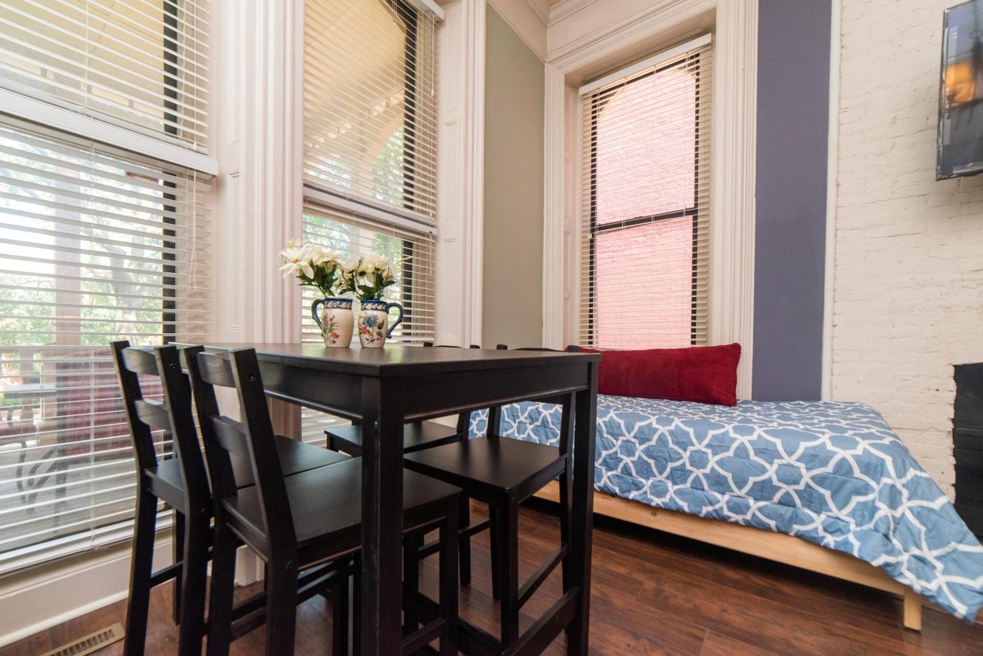 Unbeatable Location - Walkable Entertainment *